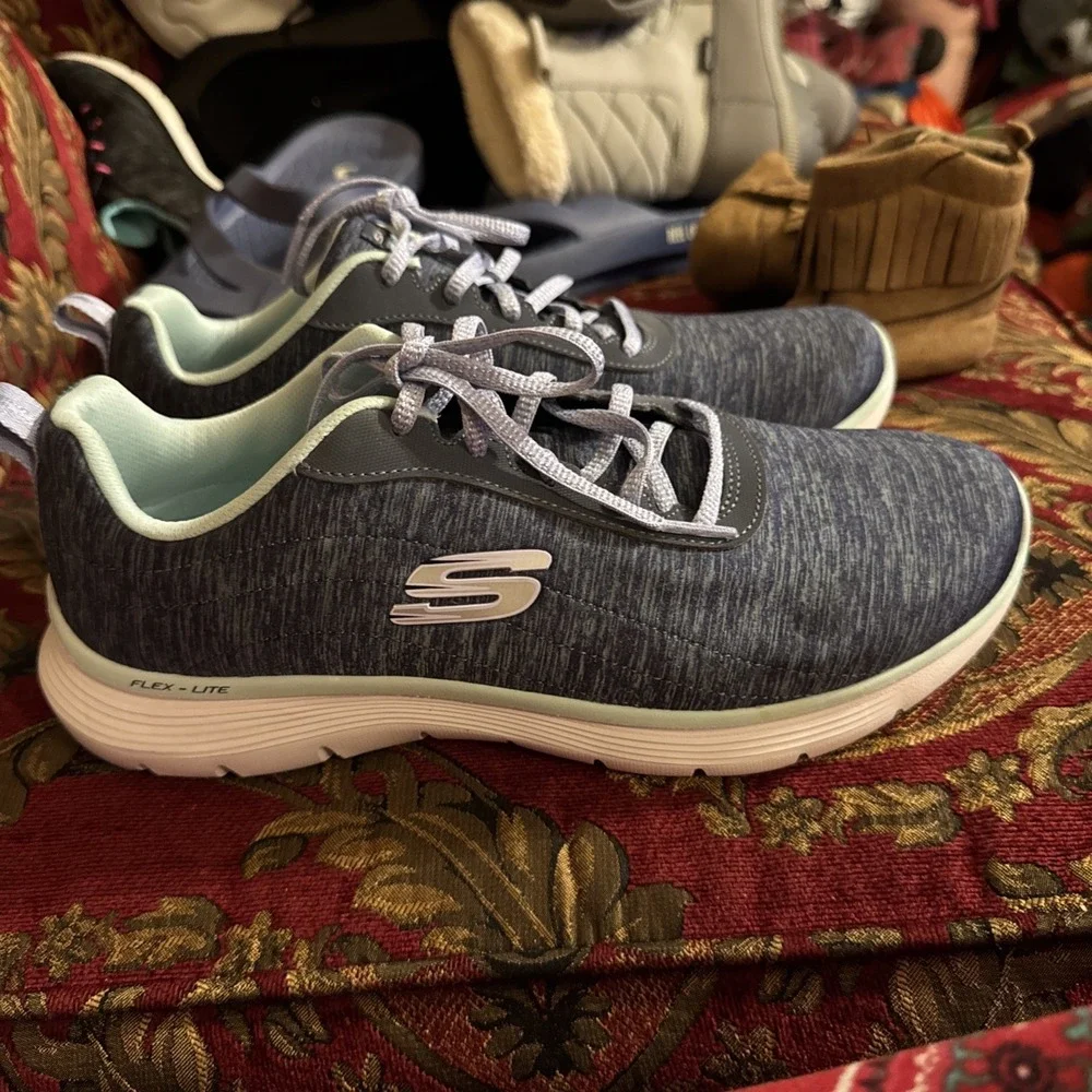 Skechers Women's Flex Appeal 5.0 Sneaker Modern Times Color Navy Multi 9.5